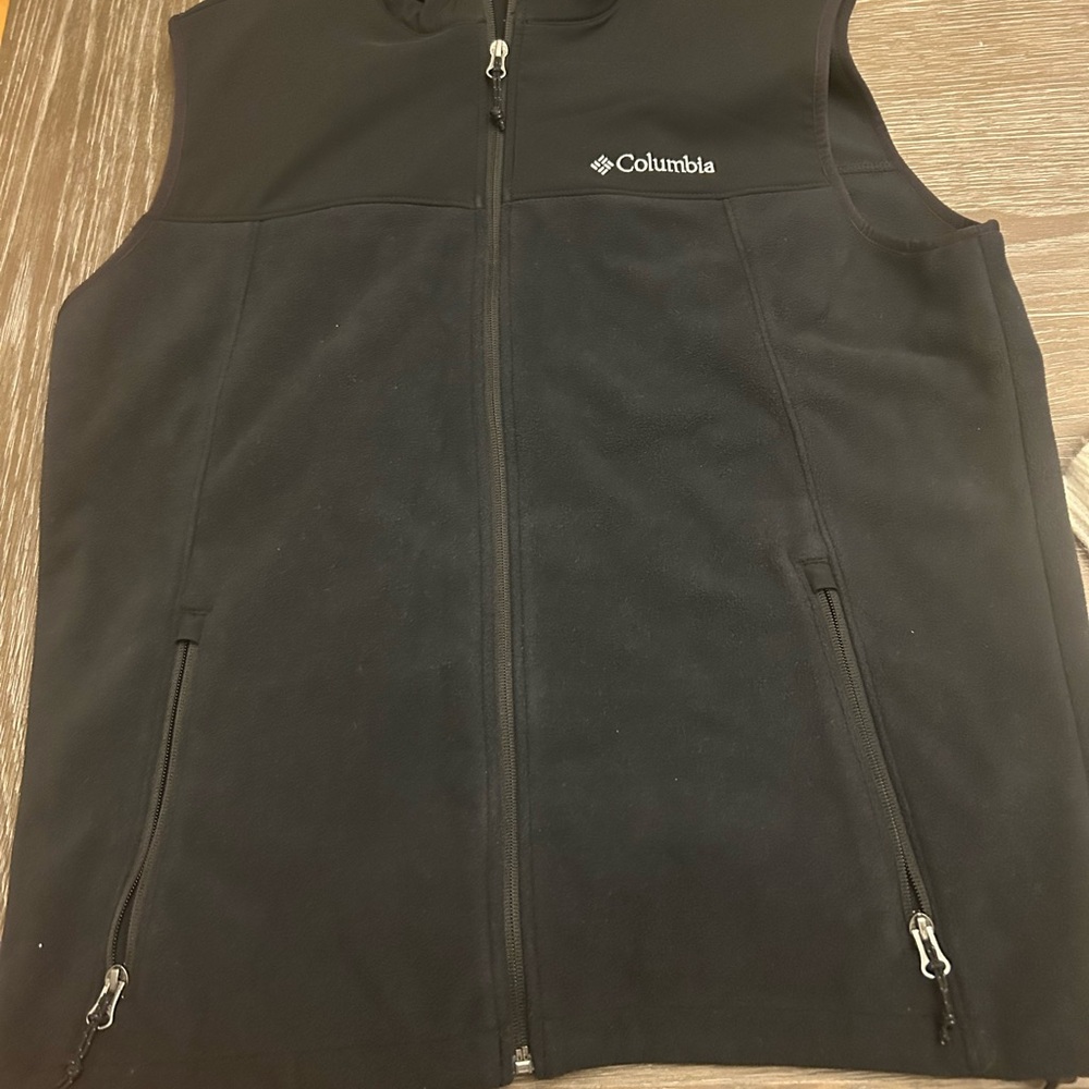 Columbia Black Fleece Vest Men’s M Columbia soft shell fleece black vest